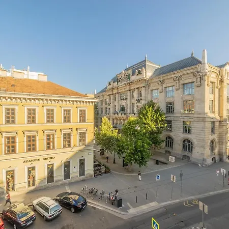 Bright Nest Liszt Academy Apartment Budapest